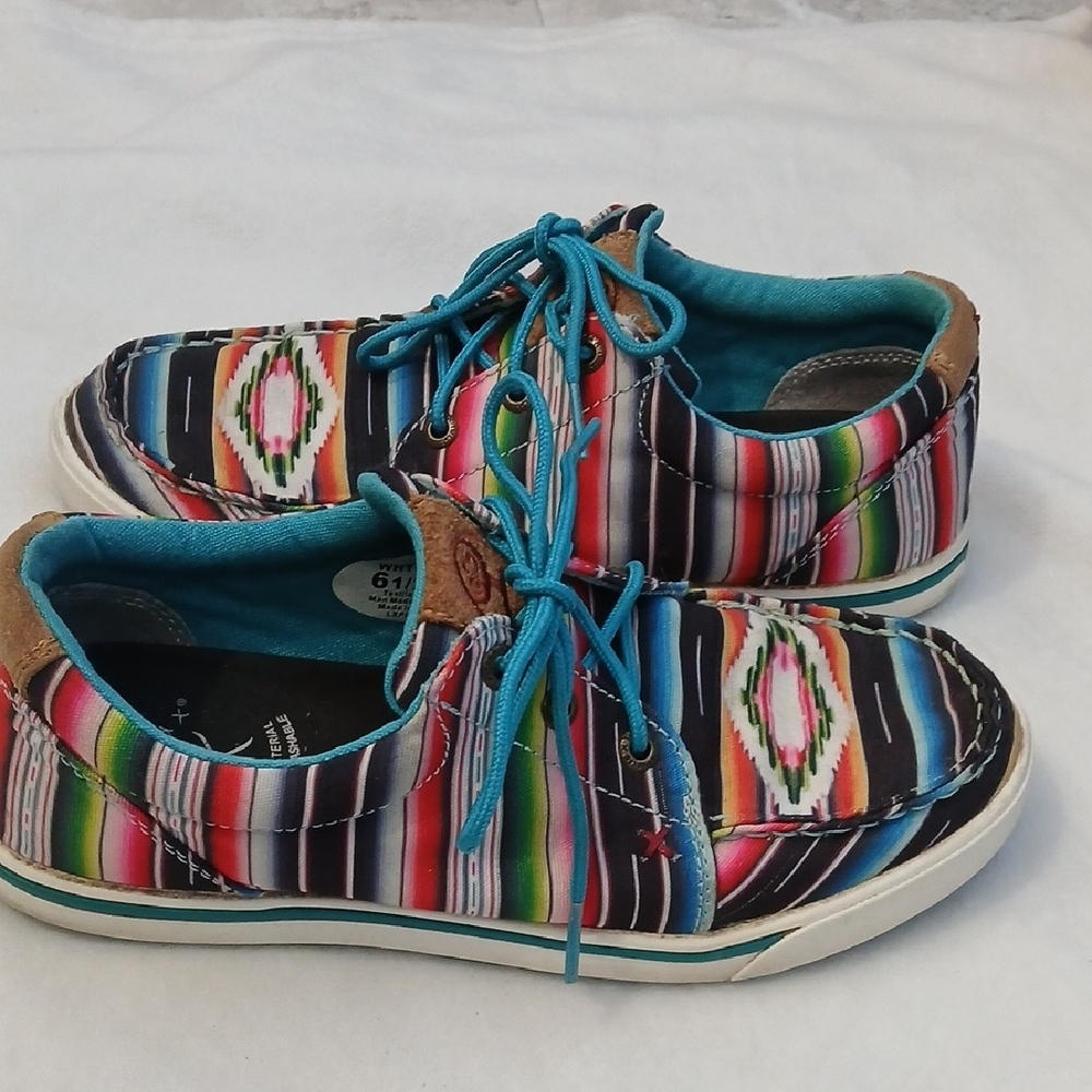 Hooey Women's Vibrant Striped Sneakers - Picture 2 of 5